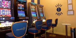 Tampilan kategori slot di 1xbet download menampilkan permainan Aviator, Sweet Bonanza, dan Gates of Olympus